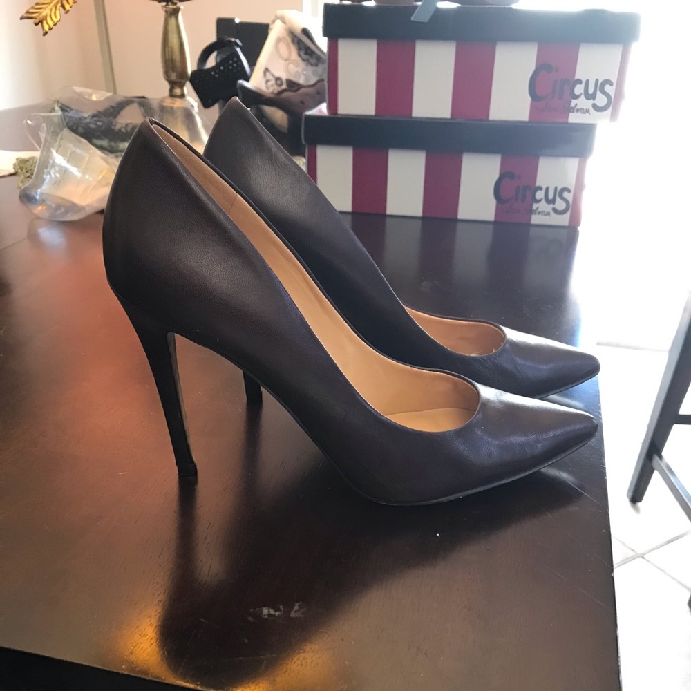 SOLD Nine West Frolic pumps brown 8.5